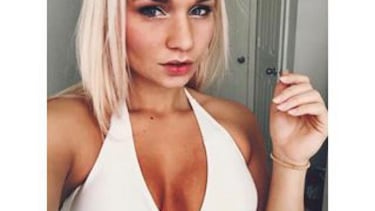 Streamer en bikini rompe récords en YouTube