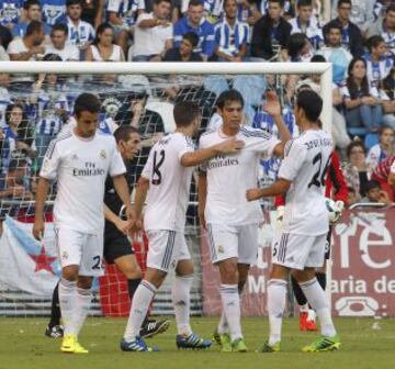 Trofeo Teresa Herrera. Deportivo de la Coru?a - Real Madrid. 0-4. Kak¨¢ celebra el cuarto gol con sus compa?eros.