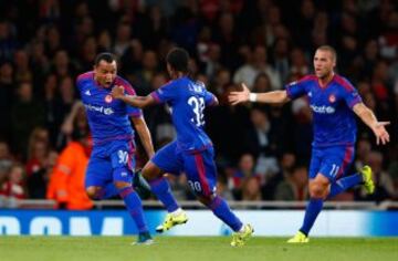 Felipe Pardo hizo gol y asistencia en el Emirates Stadium 