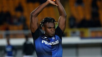 Duván Zapata en un partido de Atalanta en Serie A.