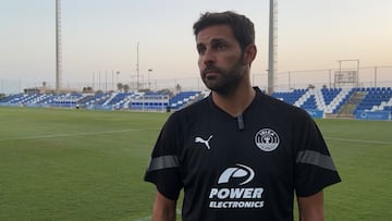 Javier Baraja, entrenador de la UD Ibiza, durante una entrevista.