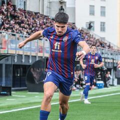 El lateral derecho, resuelto con Toljan y Víctor García