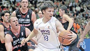 <b>AL ALZA. </b>Marko Tomas mejora y hoy se medirá a su hermano Ivan.