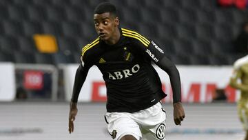 Alexander Isak: Real Madrid to pay 10 million euros, says report