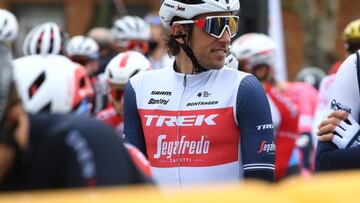 El ciclista del Trek-Segafredo Koen De Kort, antes de darse la salida en la E3 Saxo Bank Classic 2021 en Harelbeke.