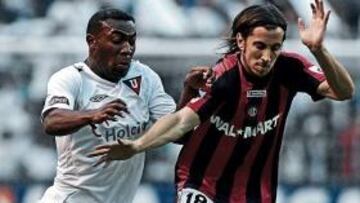 <b>EN LA LIBERTADORES. </b>Joffre Guerrón, izquierda, con Santiago Hirsig.