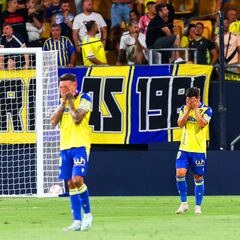 El nivel defensivo, una tarea pendiente en el Cádiz