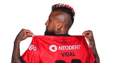 Paranaense sorprende y presenta así a Arturo Vidal: ¡divertida imagen! 