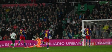 Manex Lozano, un tormento para el Barça al que solo frenó Joan García