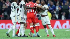 Soccer Football - LaLiga - Real Madrid v Almeria - Santiago Bernabeu, Madrid, Spain - January 21, 2024 Real Madrid's Vinicius Junior clashes with Almeria's Luis Suarez as Almeria's Lazaro, Real Madrid's Antonio Rudiger and Real Madrid's Eduardo Camavinga intervene REUTERS/Isabel Infantes