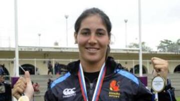<b>TRIPLETE. </b>Marina muestra las medallas de campeona del mundo universitaria VII y de Europa (XV y VII).