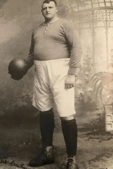 El primer capit芍n del Chelsea pesaba 150 kilos