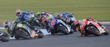 Grupo de cabeza con Rossi, Zarco, Viñales y Márquez. 