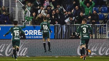 Loren celebra el tercer tanto del Betis.