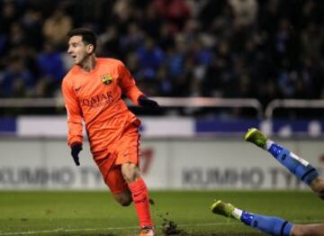 0-1. Lionel Messi tras marcar su gol de cabeza al Deportivo de La Coruña.