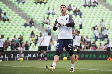 Un caso que ya no parece extraño. Carrizo fichó por el Monterrey para el Apertura 2017, llegó con gran cartel desde el fútbol europeo, pero eso no bastó para hacerse con el arco de Rayados. Primero estuvo bajo la sombra de Hugo González, actualmente perdió el puesto con Marcelo Barovero. ‘Juanpi’ no tiene minutos en el Apertura 2018 y en más de un año apenas ha sido titular en seis ocasiones. 