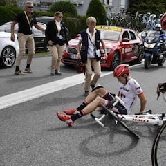 Contador se vuelve a caer dos veces y Kittel hace répoquer