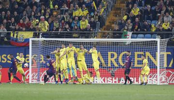 Messi anot¨® el 4-3 de falta.