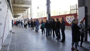 Aficionados del Rayo en Vallecas.
