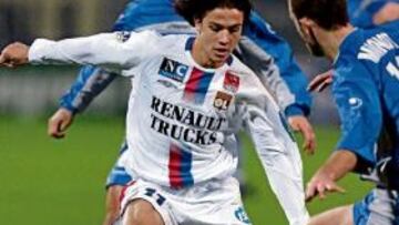 <b>OBJETIVO. </b>El Zaragoza ha ofrecido ya 12 millones por Nilmar. En la imagen, con la camiseta del Lyon.