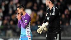 Partido entre el Burgos CF y el Real Valladolid celebrado en el estadio ‘El Plantío’.
Anuar del Valladolid se lamenta tras una ocasión fallada
Ricardo Ordóñez
13-1-2024