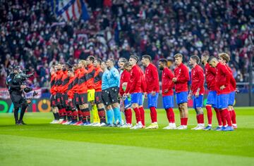 Formación de los equipos del Milan y Atlético de Madrid.