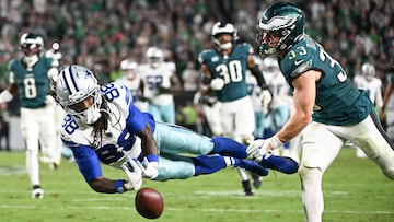 Sep 4, 2025; Philadelphia, Pennsylvania, USA; Dallas Cowboys wide receiver CeeDee Lamb (88) is unable to make a reception defended by Philadelphia Eagles cornerback Cooper DeJean (33) during the fourth quarter of the game at Lincoln Financial Field. Mandatory Credit: Eric Hartline-Imagn Images