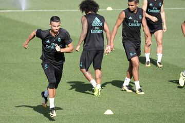 Cristiano y Modric protagonistas en el entrenamiento