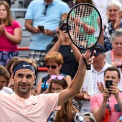 Ciclón Federer: vence a Bautista y sigue en la pelea por el nº1