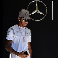 Hamilton cumple sanción en Spa y sale último