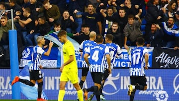Alavés - Villarreal B. Celebración gol Salva Sevilla.