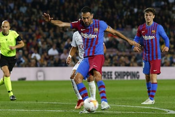 2-0. Sergio Busquets marca el segundo gol.