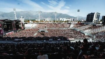 Esto incluye la entrada más cara que se ha visto en un concierto en Chile: $5.000.000 de pesos cada una