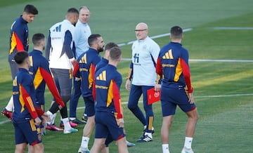 Primer entrenamiento de Luis de la Fuente como seleccionador.