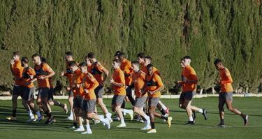 Escrib¨¢ dirige sus primeras sesiones a los mandos del Elche