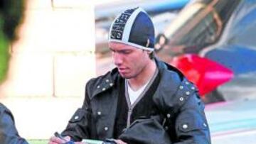 <b>DUDA. </b>Agüero no sabe aún si jugará contra España el sábado.