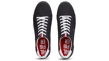 Chollo de día: zapatillas Tommy Hilfiger en azul marino por menos de 37 euros, ahorra un 48%