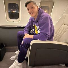 Oficial: Özil, al Basaksehir