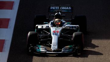 Lewis Hamilton en Abu Dhabi con el neumático hiperblando.