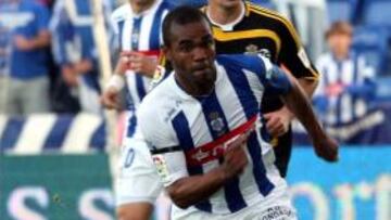 <strong>BUENAS NOTICIAS.</strong> Sinama Pongolle podrá jugar ante Osasuna tras retirarle Apelación la tarjeta que le mostraron la pasada jornada.