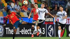 Luca WALDSCHMIDT (GER), action, duels versus junior FIRPO (ESP), re: Suat SERDAR (GER). Spain (ESP) - Germany (GER) 2-1, at 30.06.2019 Stadio Friuli Udine. Football U-21, FINALE UEFA Under21 European Championship in Italy / SanMarino from 16.-30.06.2019. 