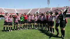 Las jugadoras del Athletic celebran el t&iacute;tulo de Liga de 2005.