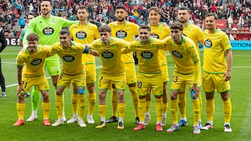 El once del Deportivo en El Molinón-Quini.