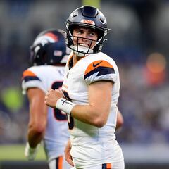 How did Bo Nix perform in his debut with the Broncos?