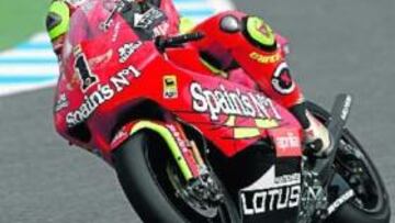 <b>DOMINIO ABSOLUTO.</b> Lorenzo sigue mostrando un domino absoluto de la prueba.