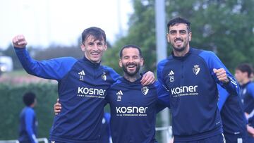 Budimir, Rubén García y Catena, felices durante en entrenamiento.