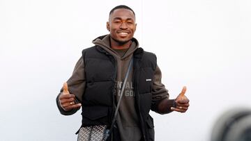 Martín Hongla a la llegada a Granada.