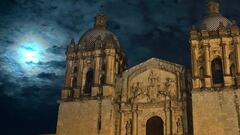 Video: Así se vio la última Luna Llena de 2023 en la iglesia de Santo Domingo, en Oaxaca