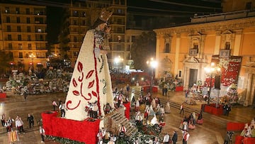 La Ofrenda de Flores, uno de los eventos más esperados durante las Fallas en Valencia.