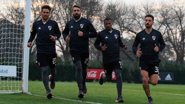 De La Cruz, Scocco y Pratto se entrenaron con normalidad